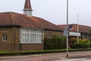 PvdA Ridderkerk vreest doemscenario voor voormalig huishoudschool. (Artikel Het Zuiden)